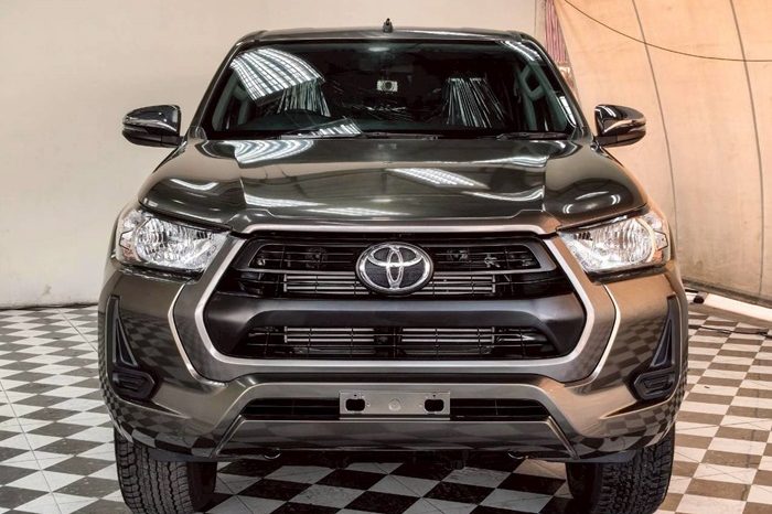 REVO PRE 2020 2.4 ENTRY AT DOUBLE CAB BRONZE  7493 full