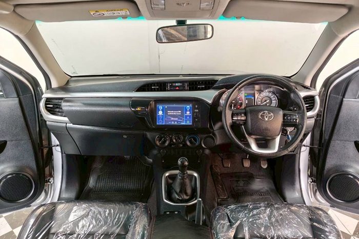 REVO 2WD 2021 2.4 MID MT DOUBLE CAB SILVER  7613 full