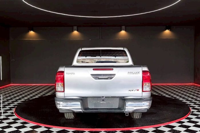 REVO 2WD 2021 2.4 MID MT DOUBLE CAB SILVER  7613 full
