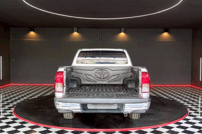 REVO 2WD 2021 2.4 MID MT DOUBLE CAB SILVER  7613 full