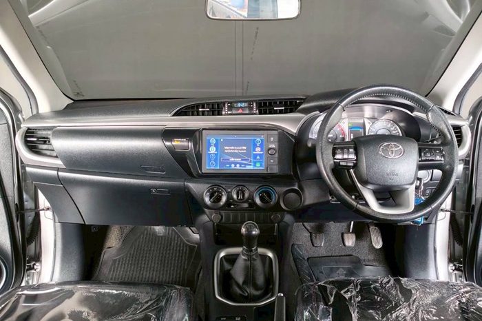 REVO 2WD 2021 2.4 MID MT DOUBLE CAB SILVER  7613 full