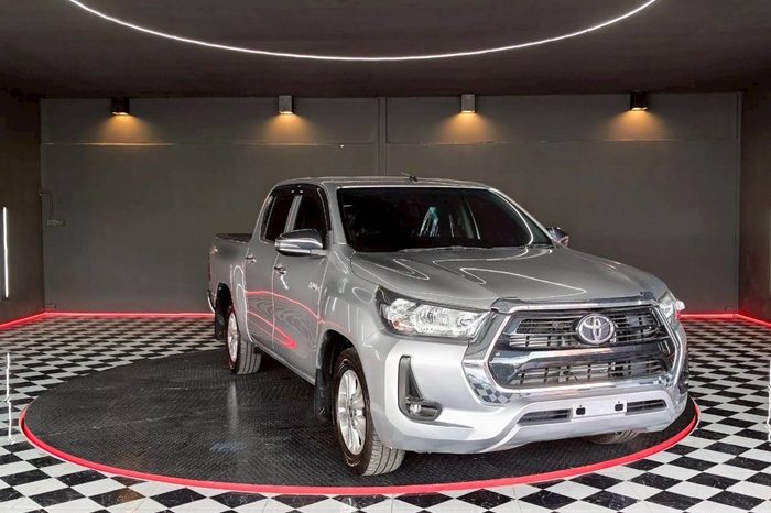 REVO 2WD 2021 2.4 MID MT DOUBLE CAB SILVER  7613 full