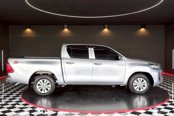 REVO 2WD 2021 2.4 MID MT DOUBLE CAB SILVER  7613 full