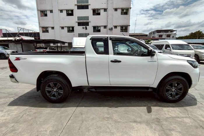 REVO 2WD 2022 2.4 ENTRY MT SMART CAB WHITE  7730 full
