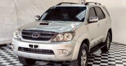 TOYOTA 4WD 2006 3.0V AT FORTUNER SILVER  8092
