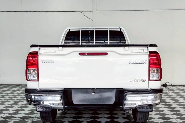 REVO 2WD 2022 2.4 ENTRY MT STANDARD WHITE  8271 full