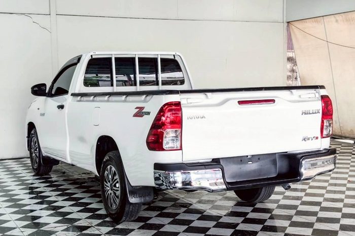 REVO 2WD 2022 2.4 ENTRY MT STANDARD WHITE  8271 full