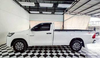 REVO 2WD 2022 2.4 ENTRY MT STANDARD WHITE  8271 full