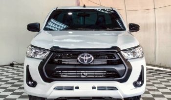 REVO 2WD 2022 2.4 ENTRY MT STANDARD WHITE  8271 full