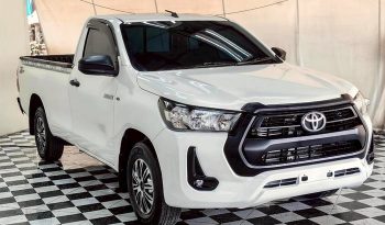 REVO 2WD 2022 2.4 ENTRY MT STANDARD WHITE  8271 full