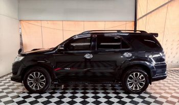TOYOTA 4WD 2015 3.0V AT FORTUNER BLACK  8415 full