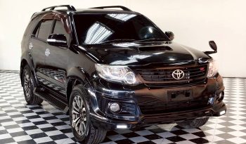 TOYOTA 4WD 2015 3.0V AT FORTUNER BLACK  8415 full