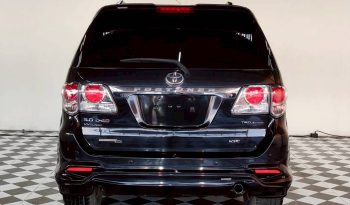 TOYOTA 4WD 2015 3.0V AT FORTUNER BLACK  8415 full