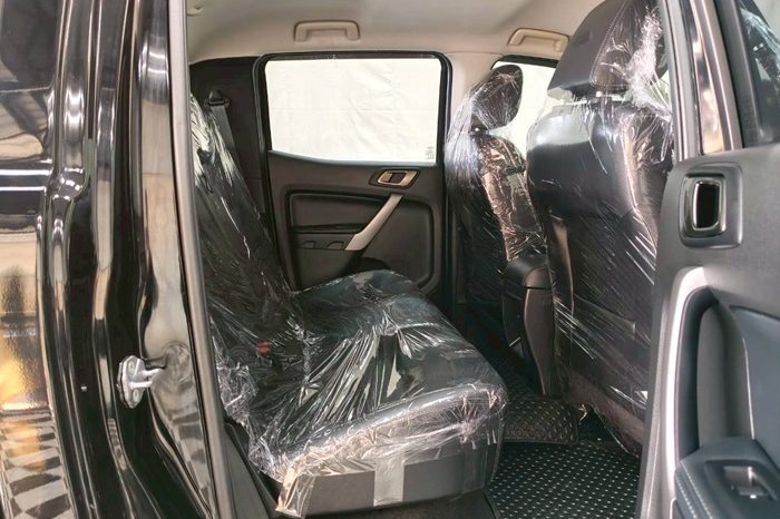 FORD 2WD 2022 2.2 AT DOUBLE CAB BLACK  8437 full