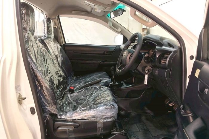 REVO 4WD 2019 2.8J MT STANDARD WHITE  8465 full