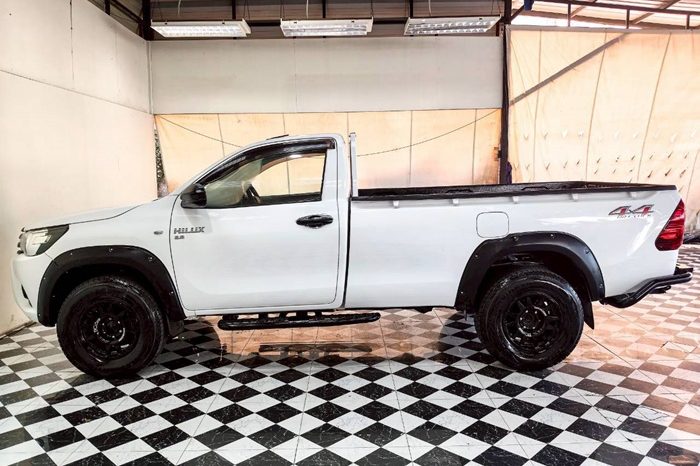 REVO 4WD 2019 2.8J MT STANDARD WHITE  8465 full