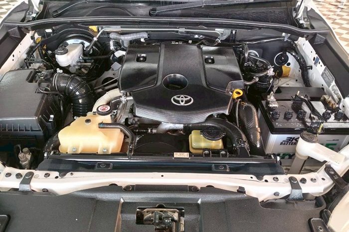 REVO 4WD 2019 2.8J MT STANDARD WHITE  8465 full