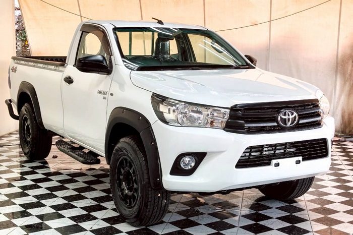 REVO 4WD 2019 2.8J MT STANDARD WHITE  8465 full