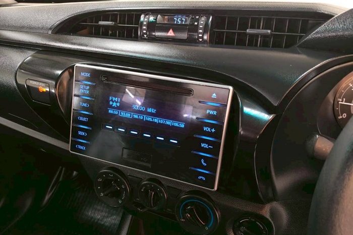 REVO 4WD 2019 2.8J MT STANDARD WHITE  8465 full