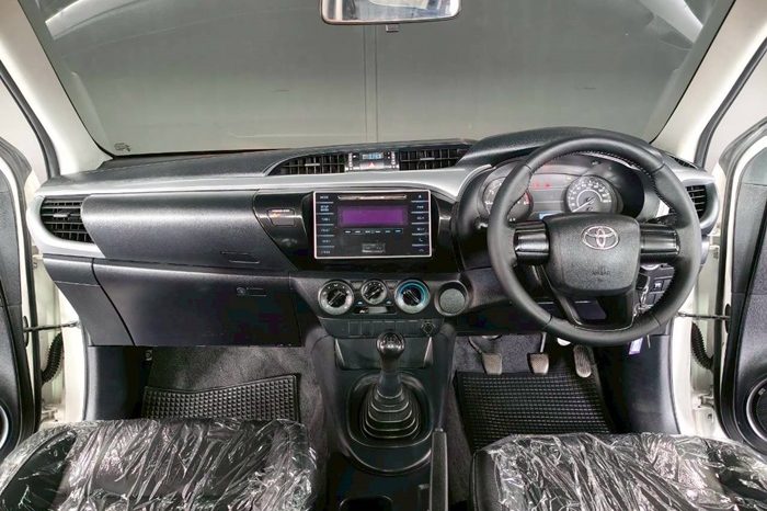 REVO 2WD 2016 2.4J MT SMART CAB WHITE  876 full