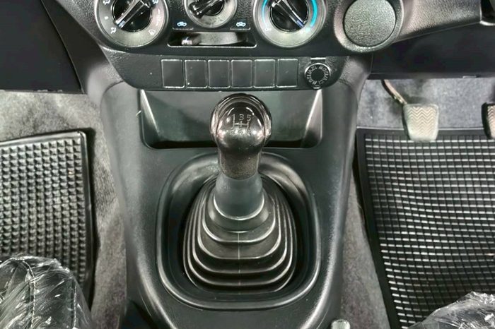 REVO 2WD 2016 2.4J MT SMART CAB WHITE  876 full