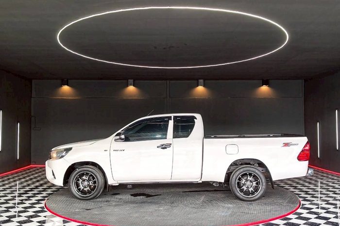 REVO 2WD 2016 2.4J MT SMART CAB WHITE  876 full