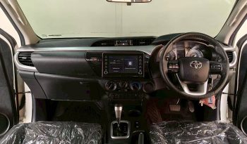 REVO PRE 2021 2.4E AT DOUBLE CAB WHITE  8805 full