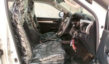 REVO PRE 2021 2.4E AT DOUBLE CAB WHITE  8805 full