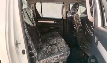 REVO PRE 2021 2.4E AT DOUBLE CAB WHITE  8805 full