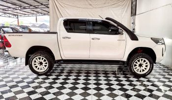 REVO PRE 2021 2.4E AT DOUBLE CAB WHITE  8805 full