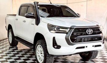 REVO PRE 2021 2.4E AT DOUBLE CAB WHITE  8805 full