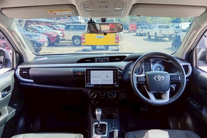 REVO PRE 2021 2.4E AT DOUBLE CAB WHITE  8805 full