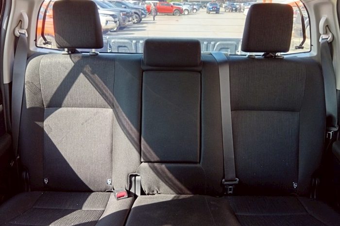 REVO PRE 2021 2.4E AT DOUBLE CAB WHITE  8805 full