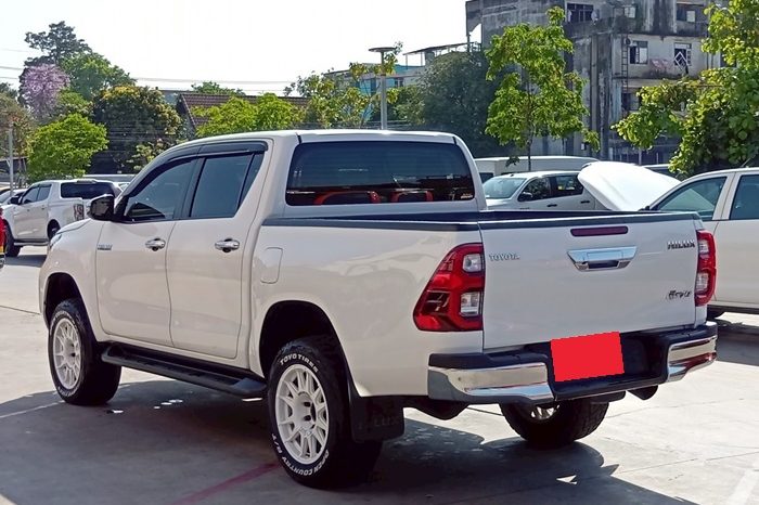 REVO PRE 2021 2.4E AT DOUBLE CAB WHITE  8805 full