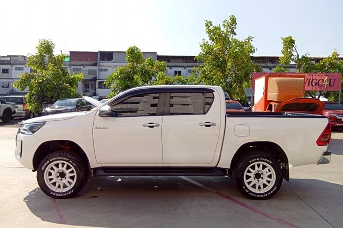 REVO PRE 2021 2.4E AT DOUBLE CAB WHITE  8805 full