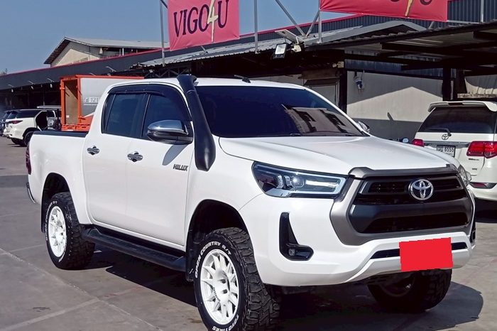 REVO PRE 2021 2.4E AT DOUBLE CAB WHITE  8805 full