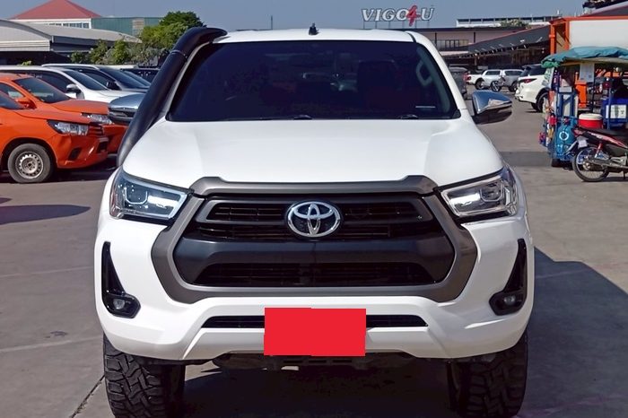 REVO PRE 2021 2.4E AT DOUBLE CAB WHITE  8805 full