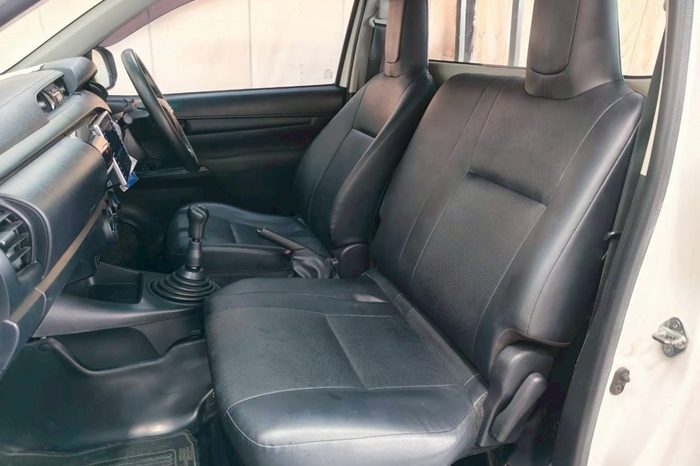 REVO 2WD 2019 2.4J MT STANDARD WHITE  8817 full