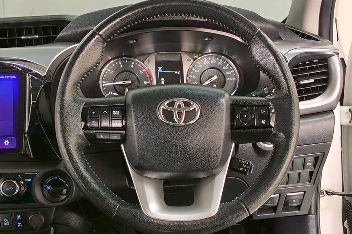 REVO 4WD 2021 2.8 HIGHT AT DOUBLE CAB WHITE  9322 full