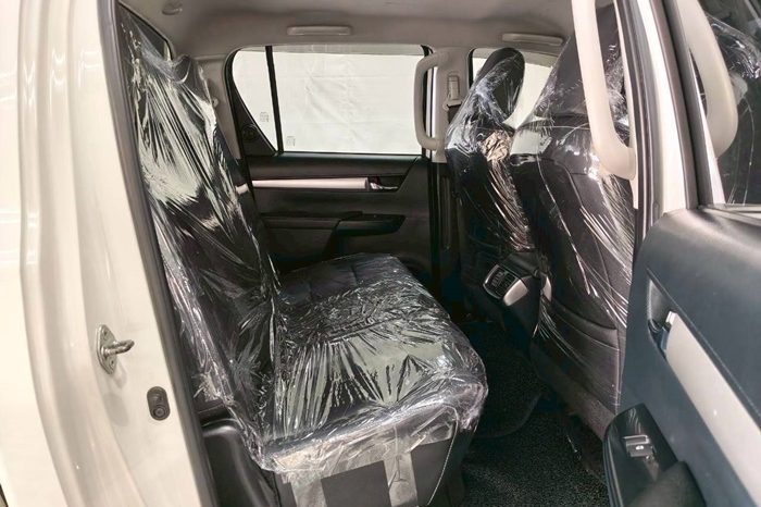 REVO 4WD 2021 2.8 HIGHT AT DOUBLE CAB WHITE  9322 full