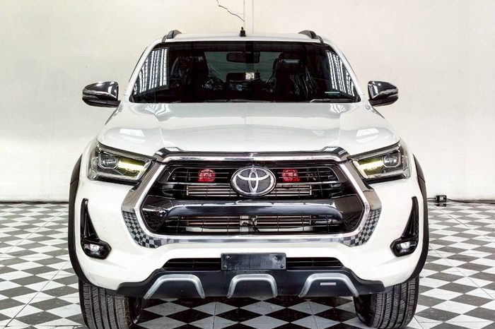 REVO 4WD 2021 2.8 HIGHT AT DOUBLE CAB WHITE  9322 full