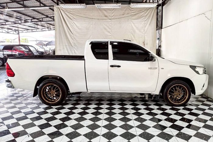 REVO 2WD 2018 2.4J MT SMART CAB WHITE  9325 full