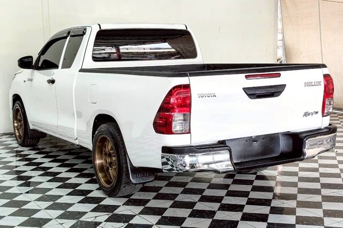 REVO 2WD 2018 2.4J MT SMART CAB WHITE  9325 full