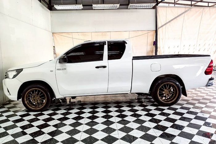 REVO 2WD 2018 2.4J MT SMART CAB WHITE  9325 full