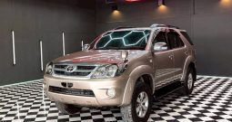 TOYOTA 4WD 2005 2.7V AT FORTUNER BROWN  9339