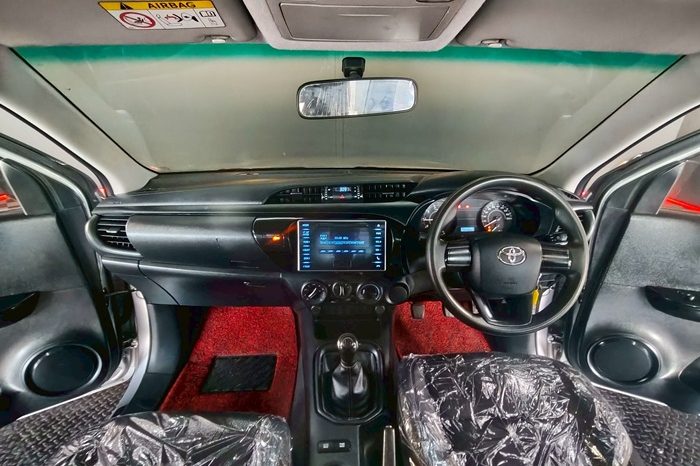 REVO 2WD 2018 2.4J MT SMART CAB SILVER  9883 full