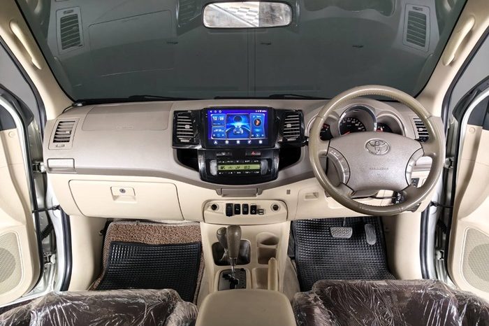 TOYOTA 4WD 2008 3.0V AT FORTUNER SILVER  6265 full