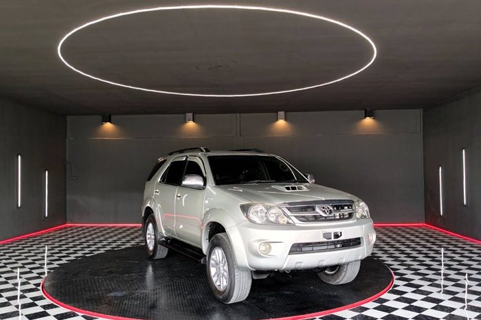 TOYOTA 4WD 2008 3.0V AT FORTUNER SILVER  6265 full