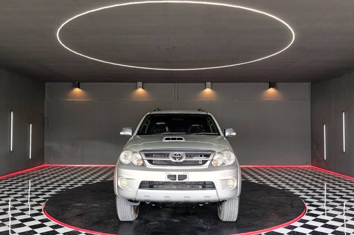 TOYOTA 4WD 2008 3.0V AT FORTUNER SILVER  6265 full