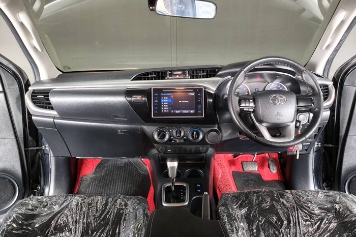 REVO PRE 2019 2.4E AT DOUBLE CAB BLACK  2771 full